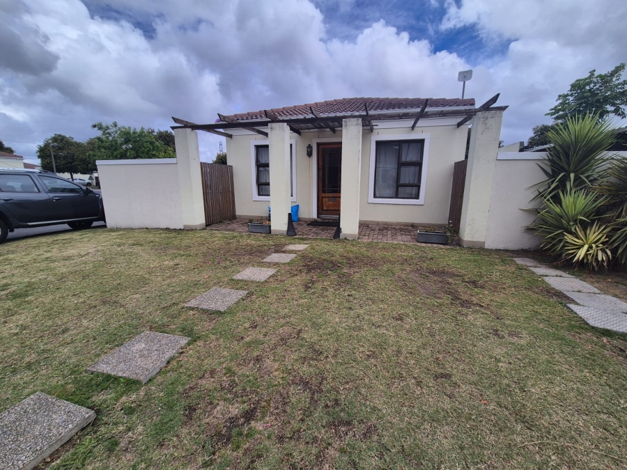 To Let 3 Bedroom Property for Rent in Stellendale Western Cape